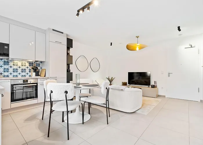 Elegant Comfort Modern Apartment In Limpertsberg