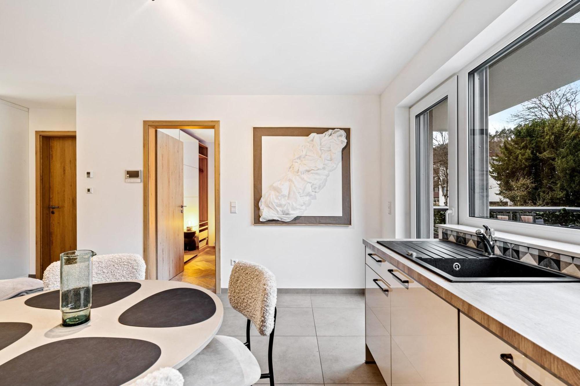 Elegant Comfort Modern In Limpertsberg Apartment